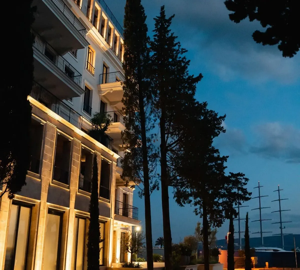 Prodaja, dvosoban stan, 110m², Tivat, Crna Gora