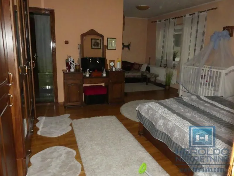 Prodaja, kuća, 380m², Pivara, Jagodina