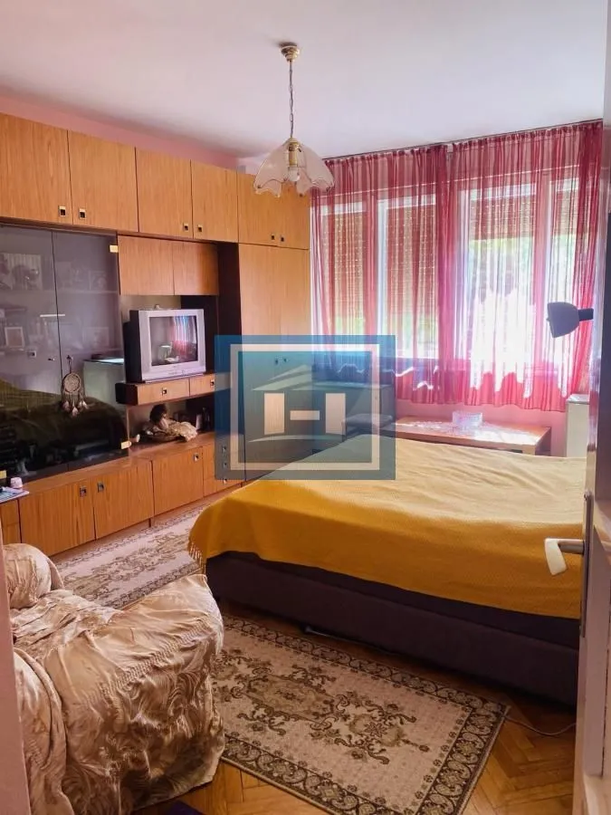 Prodaja, trosoban stan, 60m², Centar, Paraćin