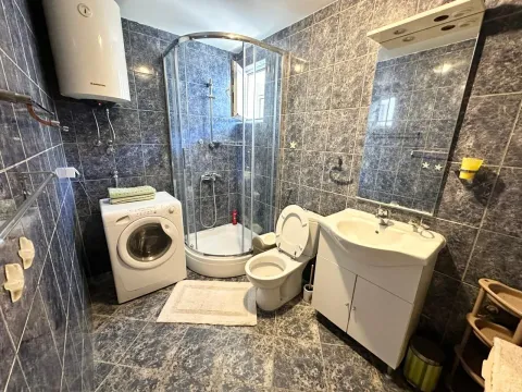 Rent, two bedroom apartment, 70m², Lazi, Budva - image 14