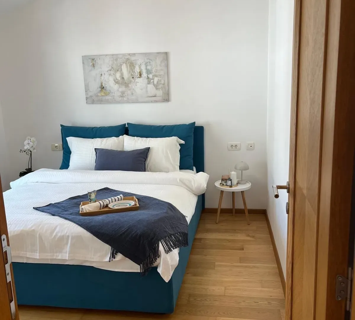 Prodaja, trosoban stan, 99m², Kalimanj, Tivat