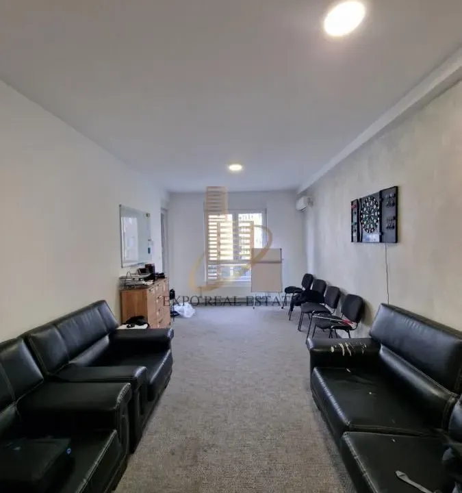 Izdavanje, četvorosoban stan, 90m², Adamovićevo Naselje, Novi Sad Sve Podlokacije