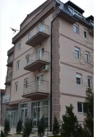 Izdavanje, poslovni prostor, 75m², Cvetkova Pijaca, Zvezdara Sve Podlokacije