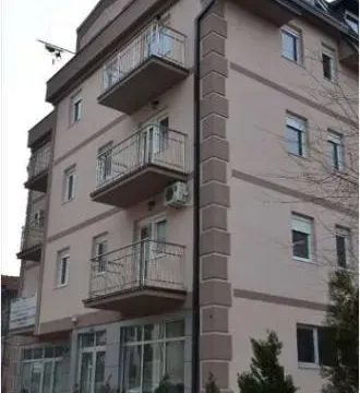 Izdavanje, poslovni prostor, 75m², Cvetkova Pijaca, Zvezdara Sve Podlokacije