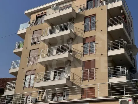 Izdavanje, dvosoban stan, 68m², Tivat, Crna Gora - image 4