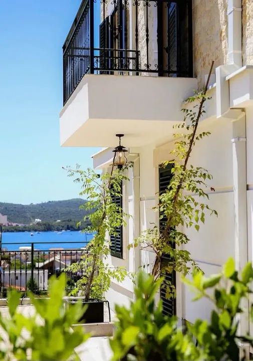 Prodaja, dvosoban stan, 159m², Kava, Tivat