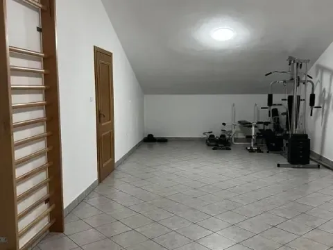 Rent, house, 400m², Zlatica, Podgorica - image 7