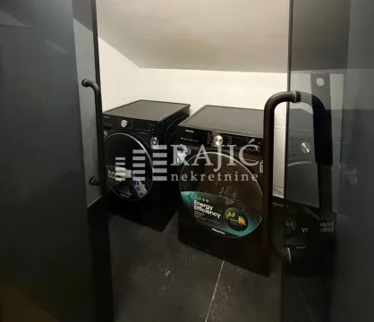Rent, two bedroom apartment, 100m², Stari Grad, Beograd - image 12