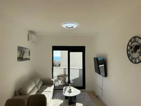 Izdavanje, stan, 40m², Bečići, Budva - image 2