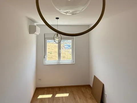 Izdavanje, dvosoban stan, 65m², Stari Aerodrom, Podgorica - image 8