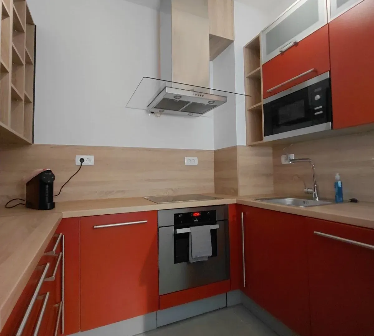 Prodaja, dvosoban stan, 68m², Momišići, Podgorica