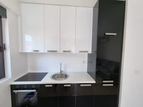 Izdavanje, jednosoban stan, 40m², Budva, Crna Gora - image 12