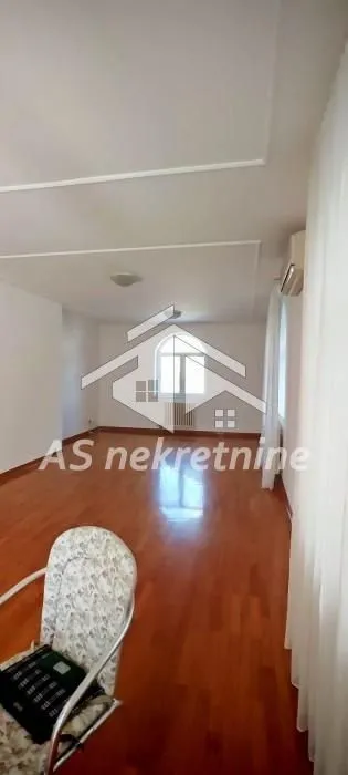 Rent, four bedroom apartment, 150m², Savski Venac, Beograd