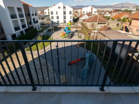 Izdavanje, četvorosoban stan, 142m², Zabjelo, Podgorica - image 14