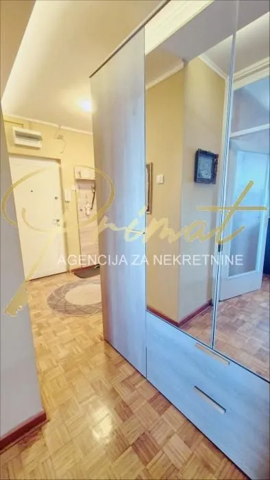Rent, two bedroom apartment, 62m², Vračar Sve Podlokacije, Beograd