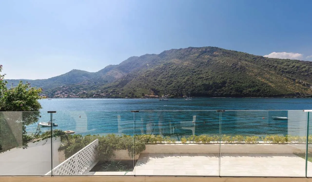 Sale, house, 423m², Lepetani, Tivat