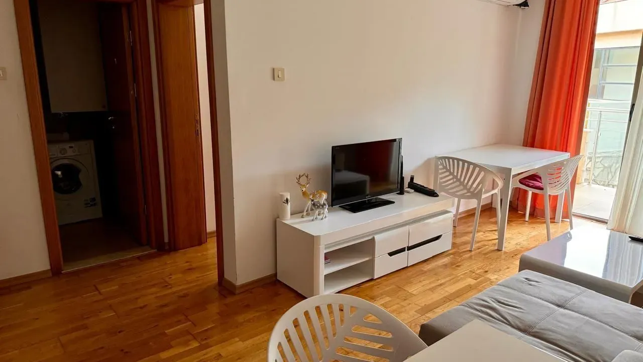 Izdavanje, jednosoban stan, 47m², Pržno, Budva