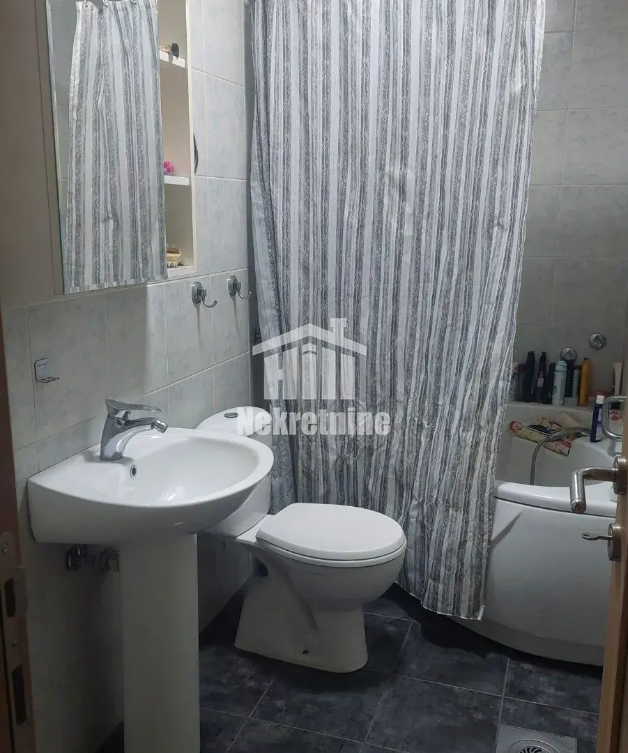 Sale, house, 250m², Voždovac Sve Podlokacije, Beograd