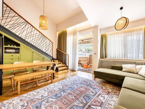 Izdavanje, dvosoban stan, 72m², Centar, Tivat - image 8