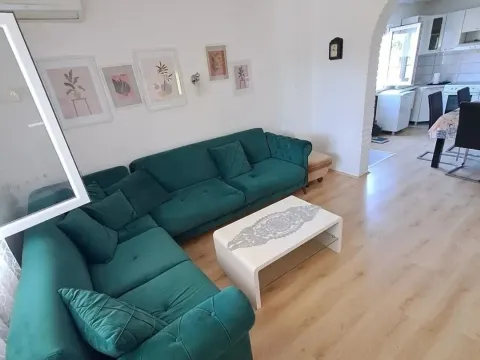 Rent, house, 130m², Tološi, Podgorica - image 2