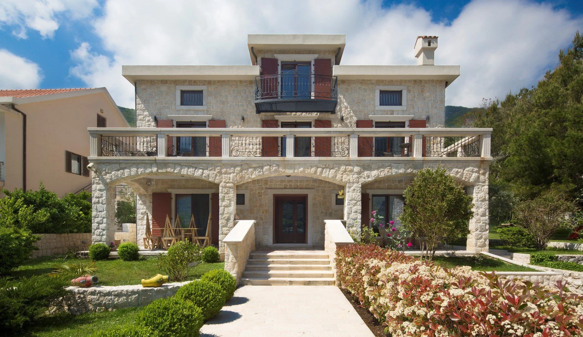 Izdavanje, kuća, 497m², Prčanj, Kotor