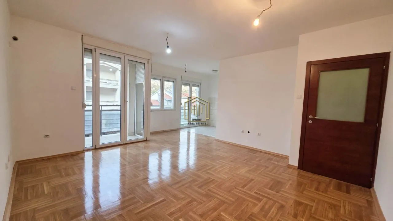 Prodaja, dvosoban stan, 73m², Dalmatinska ulica, Podgorica