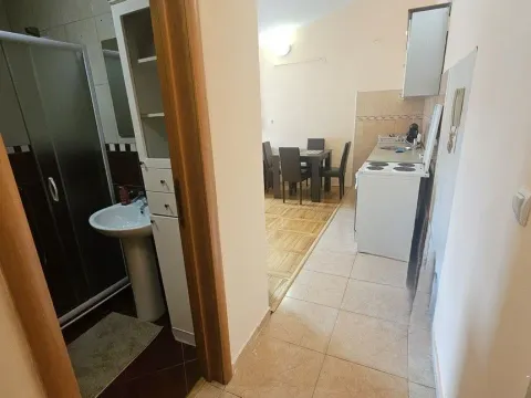 Rent, one bedroom apartment, 35m², Velji Vinogradi, Budva - image 11