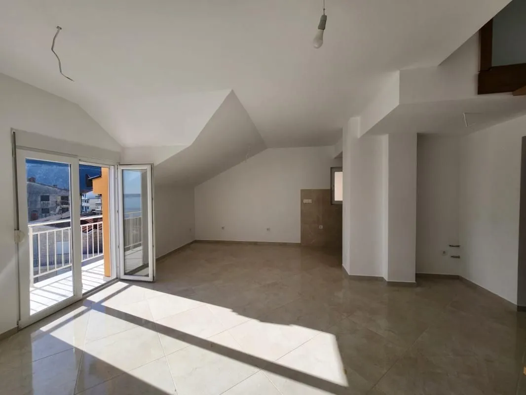 Prodaja, trosoban stan, 120m², Gomila, Herceg Novi