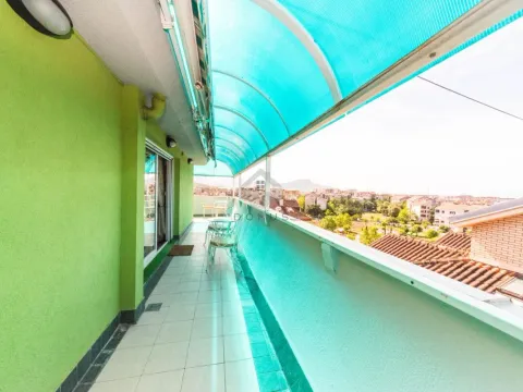 Prodaja, trosoban stan, 126m², Stari Aerodrom, Podgorica - image 17