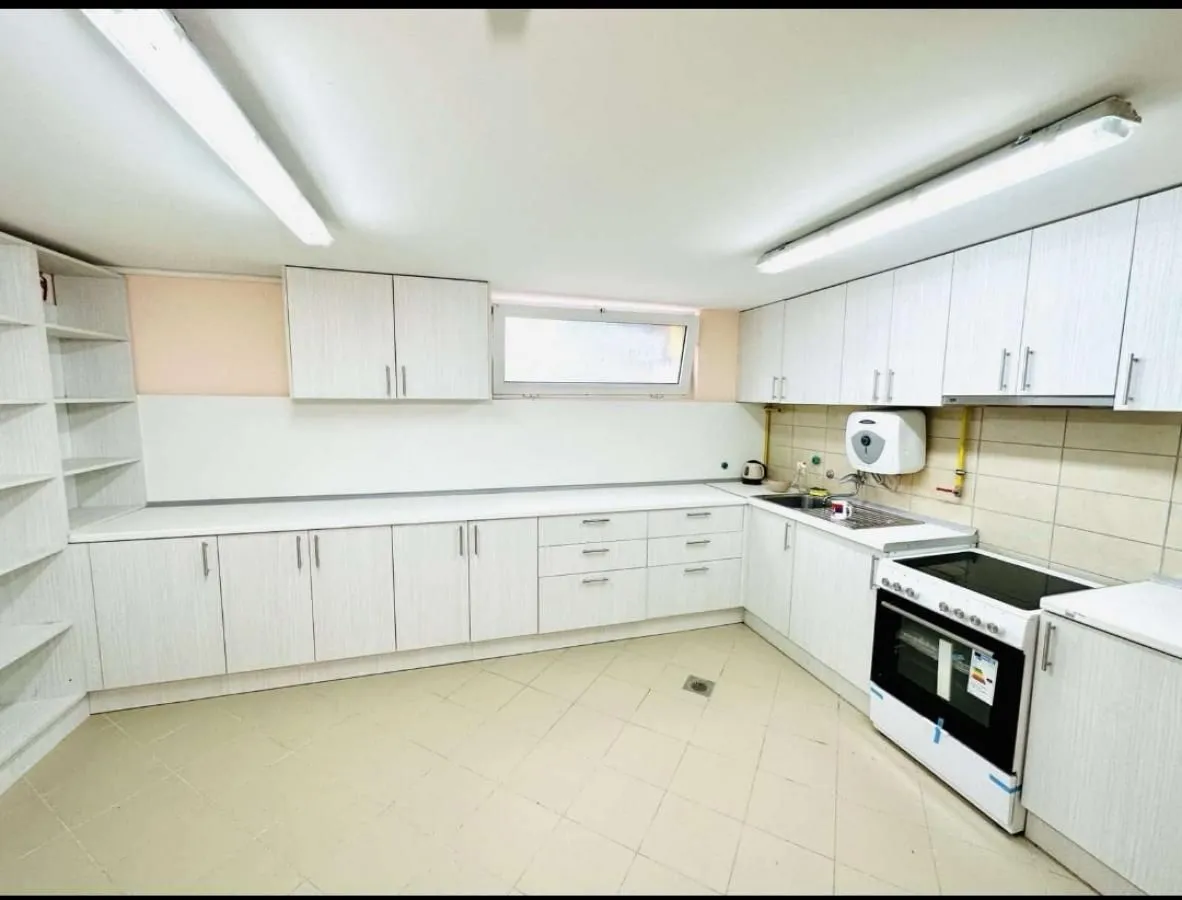 Sale, office space, 720m², Berbersko staro, Zrenjanin