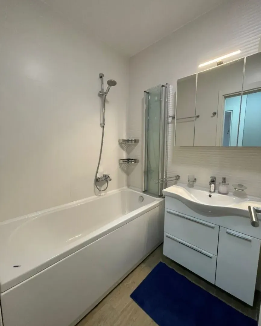 Izdavanje, jednosoban stan, 40m², Pobrežje, Podgorica