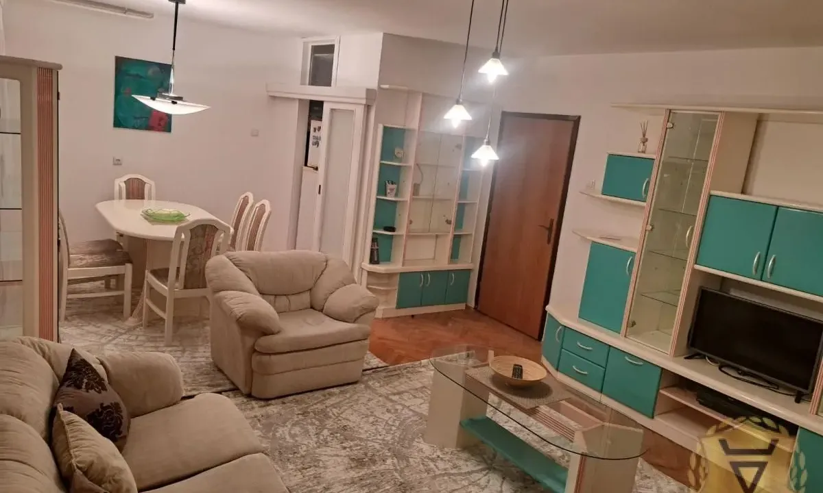 Izdavanje, trosoban stan, 79m², Stari Grad, Beograd