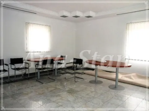 Rent, office space, 250m², Zemun Sve Podlokacije, Beograd - image 1