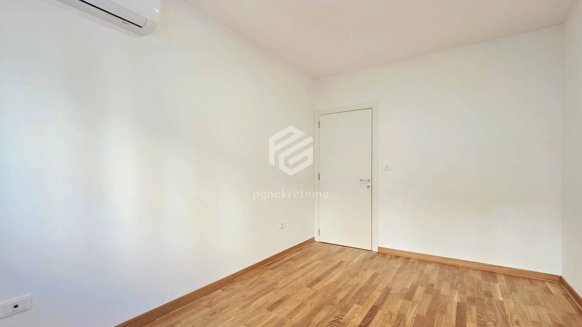 Rent, two bedroom apartment, 64m², City Kej, Podgorica