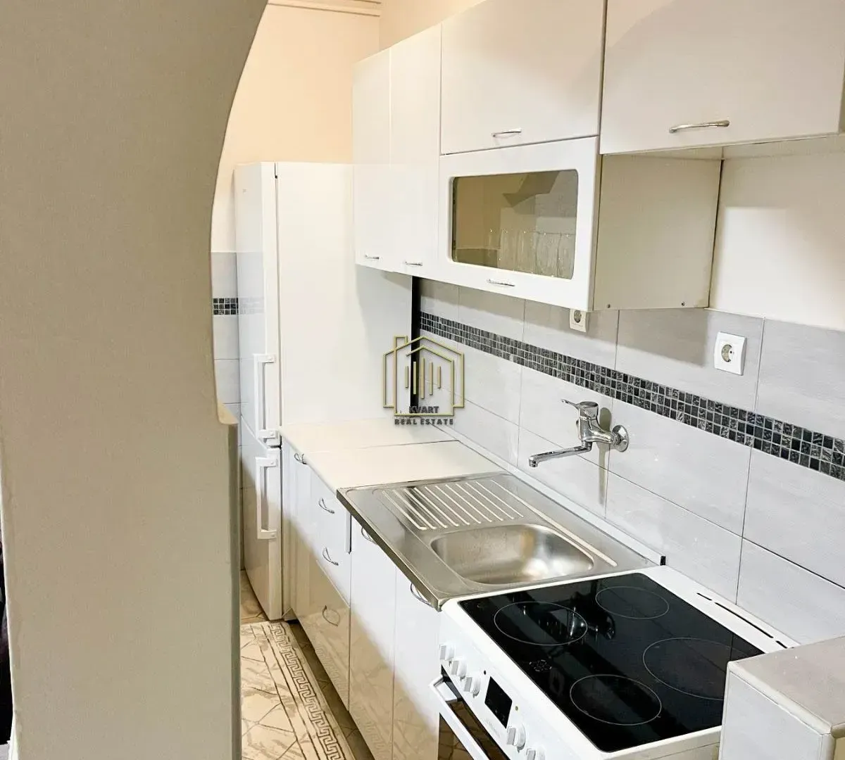 Izdavanje, dvosoban stan, 80m², Zelenika, Podgorica
