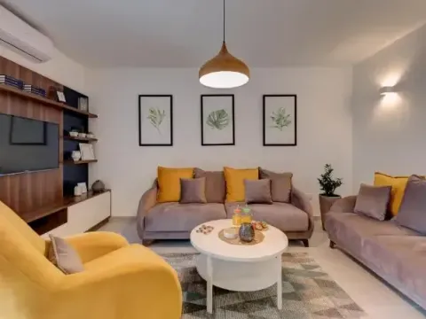 Rent, apartment, 60m², Kotor, Crna Gora - image 3