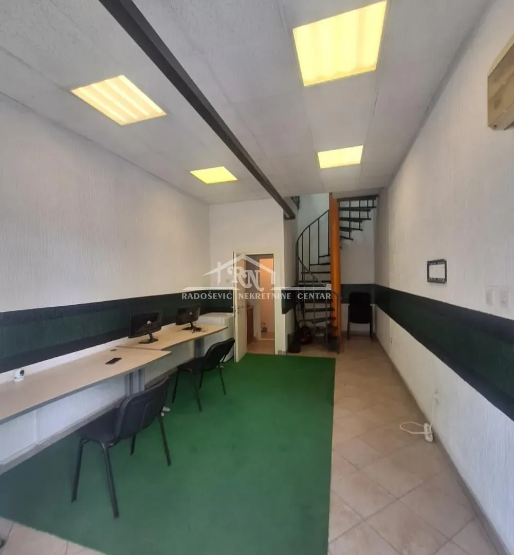Izdavanje, poslovni prostor, 34m², Banovo Brdo, Beograd