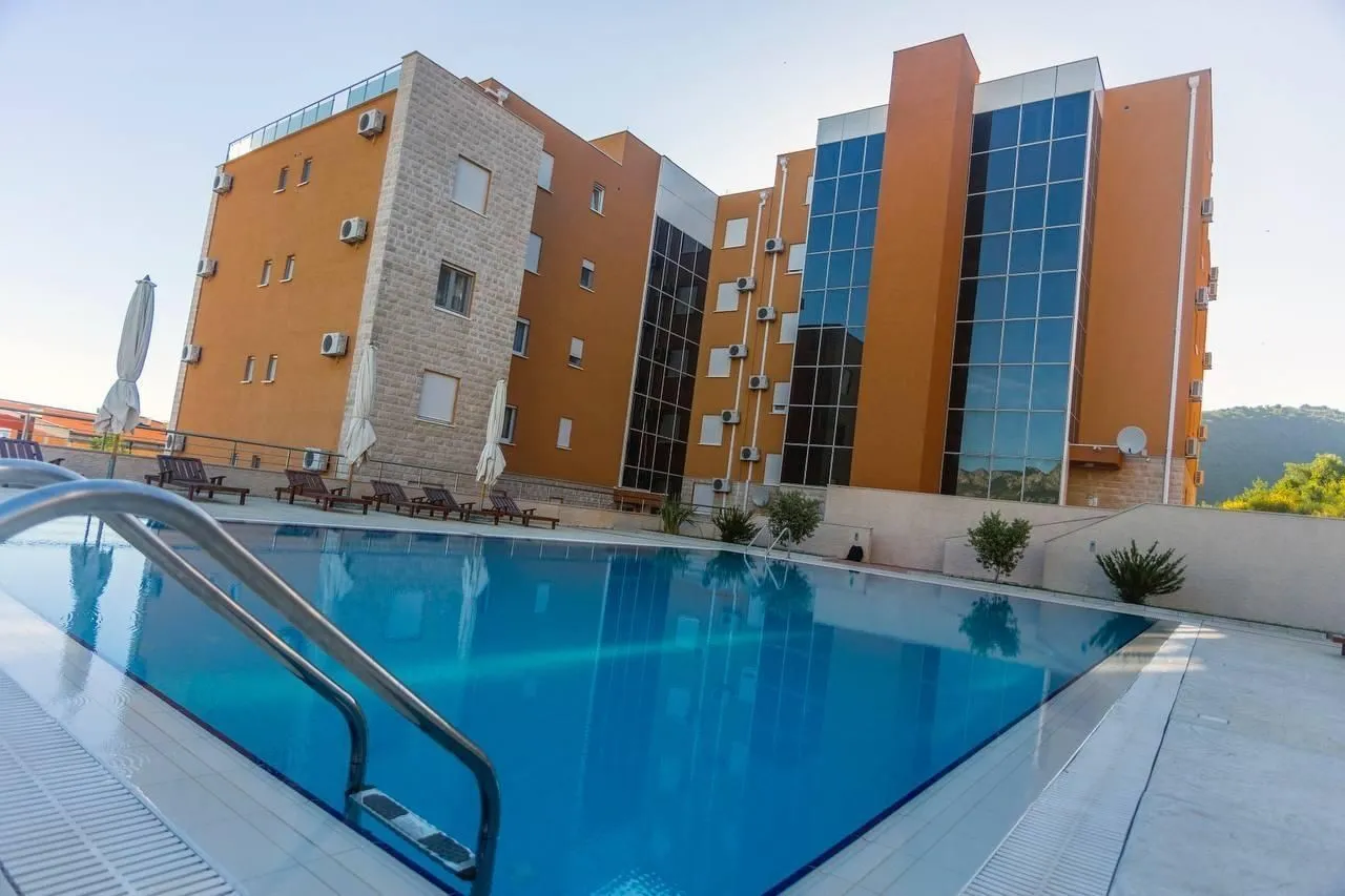 Prodaja, trosoban stan, 136m², Bečići, Budva