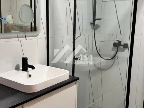 Izdavanje, četvorosoban stan, 165m², Sremska Kamenica, Petrovaradin - image 10