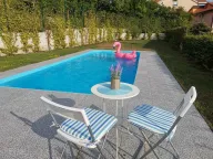 Izdavanje, kuća, 107m², Tivat, Crna Gora - image 1