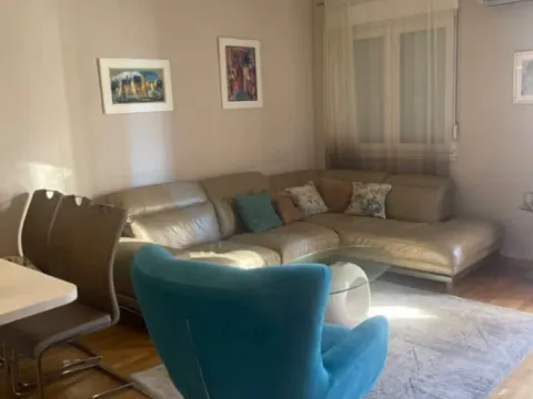 Izdavanje, dvosoban stan, 64m², City Kvart, Podgorica