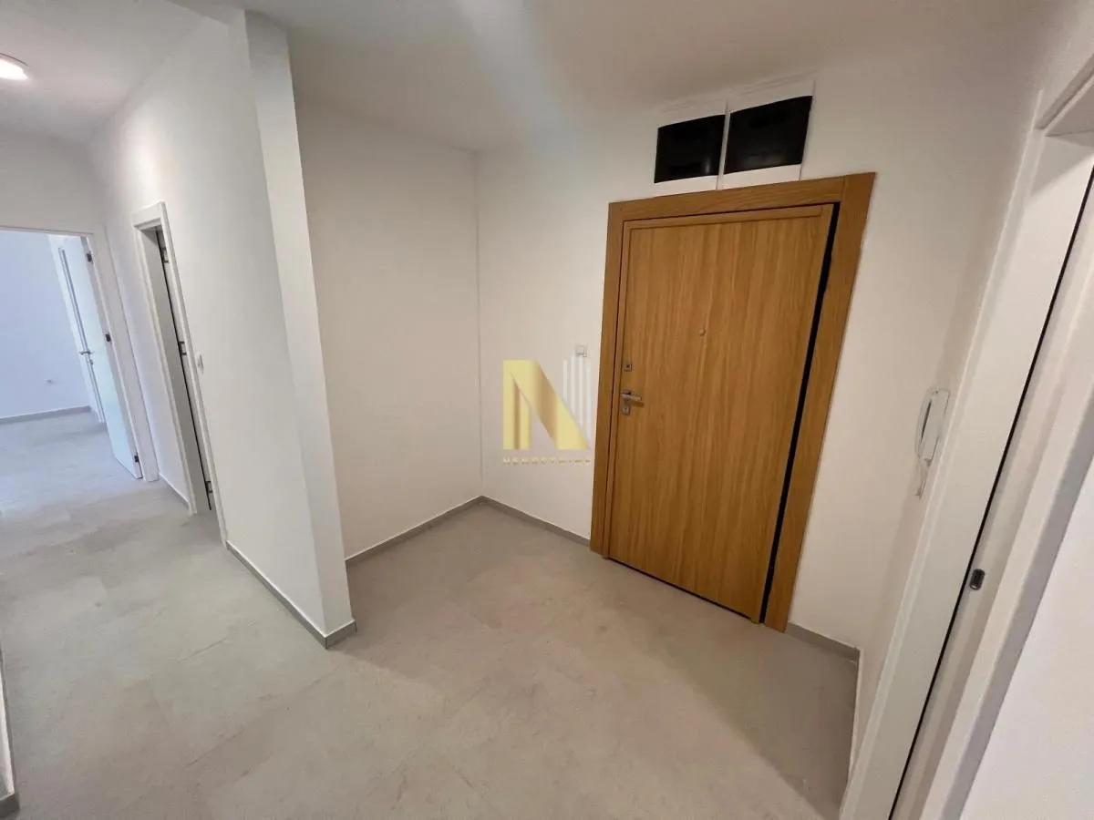 Prodaja, četvorosoban stan, 224m², Telep, Novi Sad Sve Podlokacije