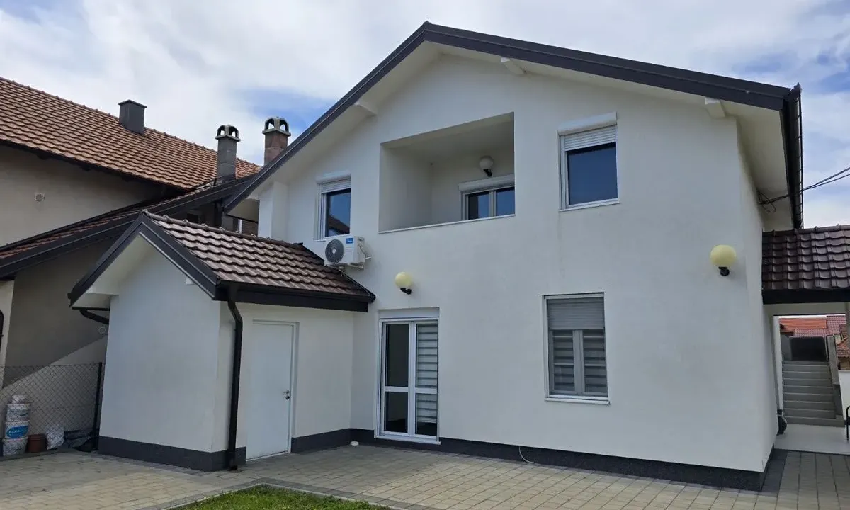 Prodaja, kuća, 200m², Ledine, Beograd