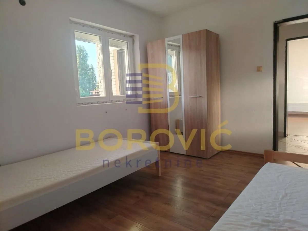 Izdavanje, četvorosoban stan, 100m², Krnjaca, Palilula Sve Podlokacije