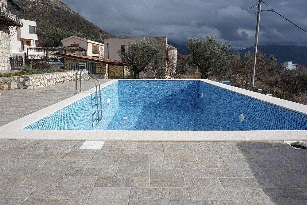 Prodaja, kuća, 400m², Šušanj, Bar