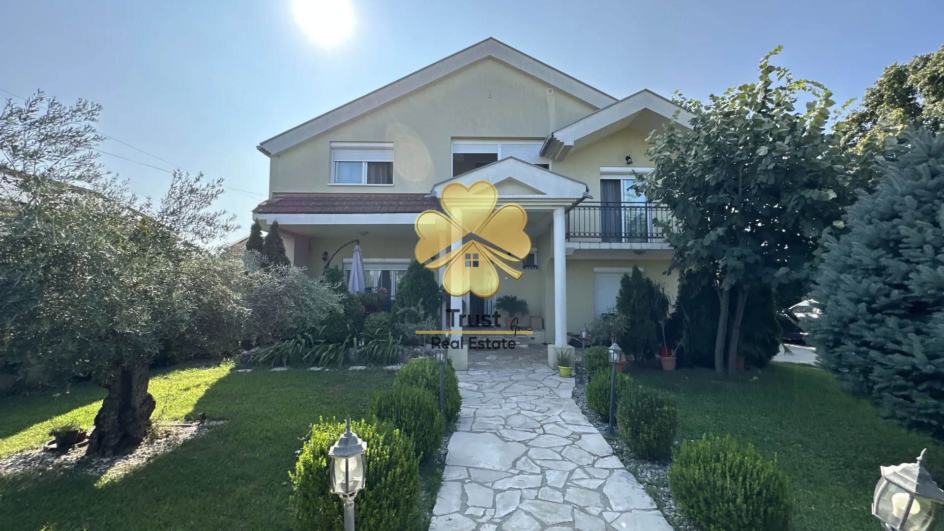 Rent, house, 250m², Donja Gorica, Podgorica