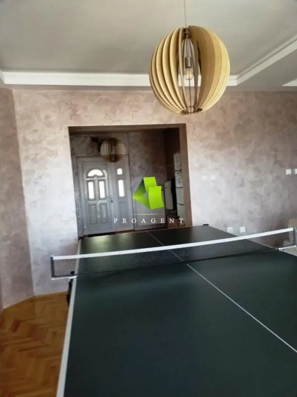 Izdavanje, kuća, 100m², Palilula, Niš