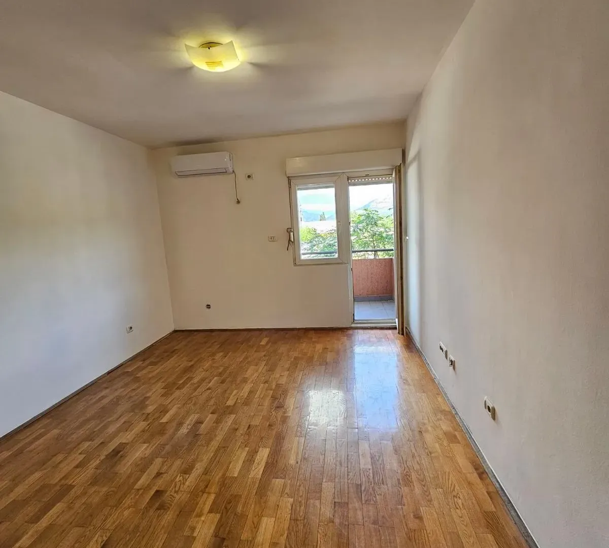 Prodaja, jednosoban stan, 45m², Stari Aerodrom, Podgorica