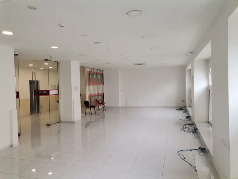Prodaja, poslovni prostor, 179m², Stari Grad, Beograd
