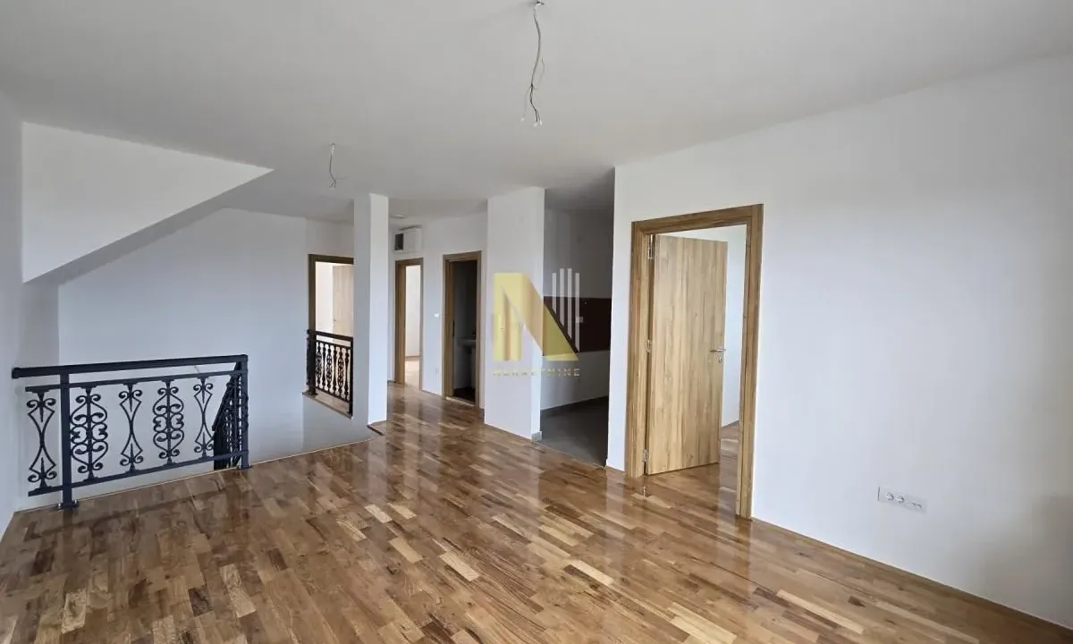 Sale, four bedroom apartment, 82m², Mišeluk, Petrovaradin
